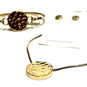 BANANA REPUBLIC Gold Hammered Disc Necklace, Earrings, Bracelet Set | NWT